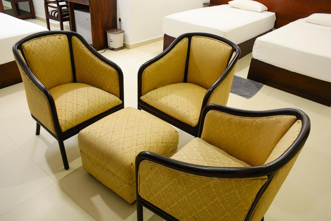 Ranmal Beach Hotel Хикадува Стая снимка