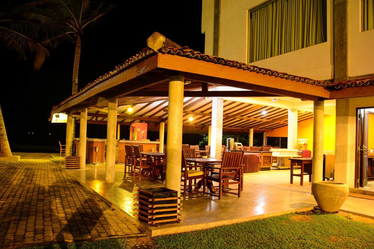Ranmal Beach Hotel Хикадува Екстериор снимка
