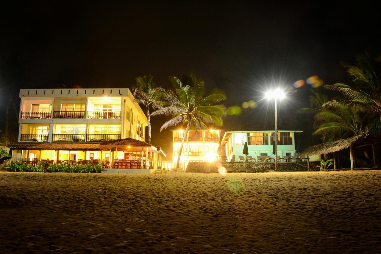 Ranmal Beach Hotel Хикадува Екстериор снимка