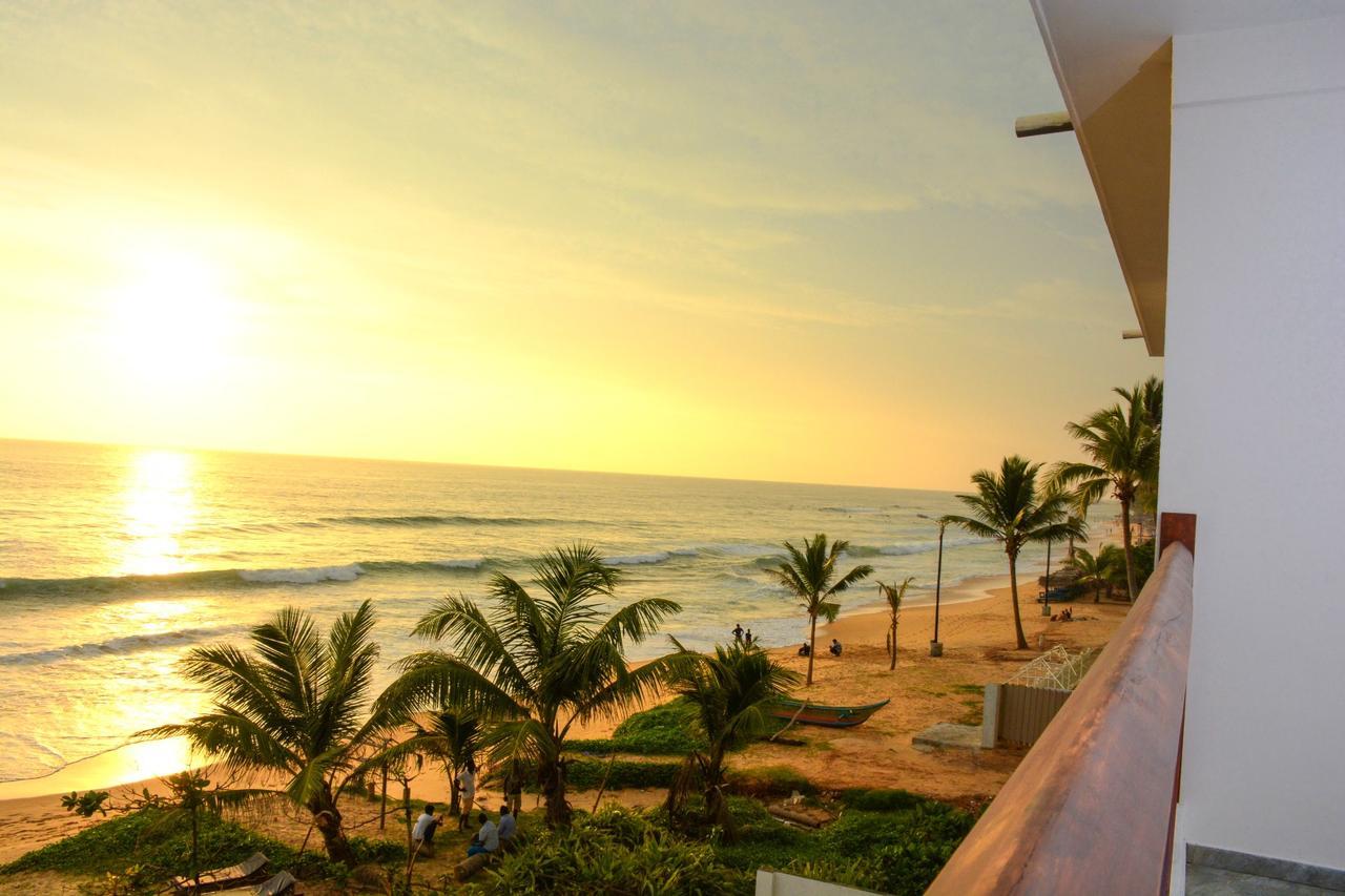 Ranmal Beach Hotel Хикадува Екстериор снимка