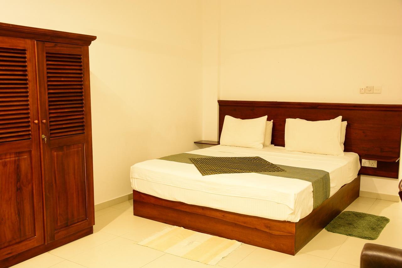 Ranmal Beach Hotel Хикадува Стая снимка