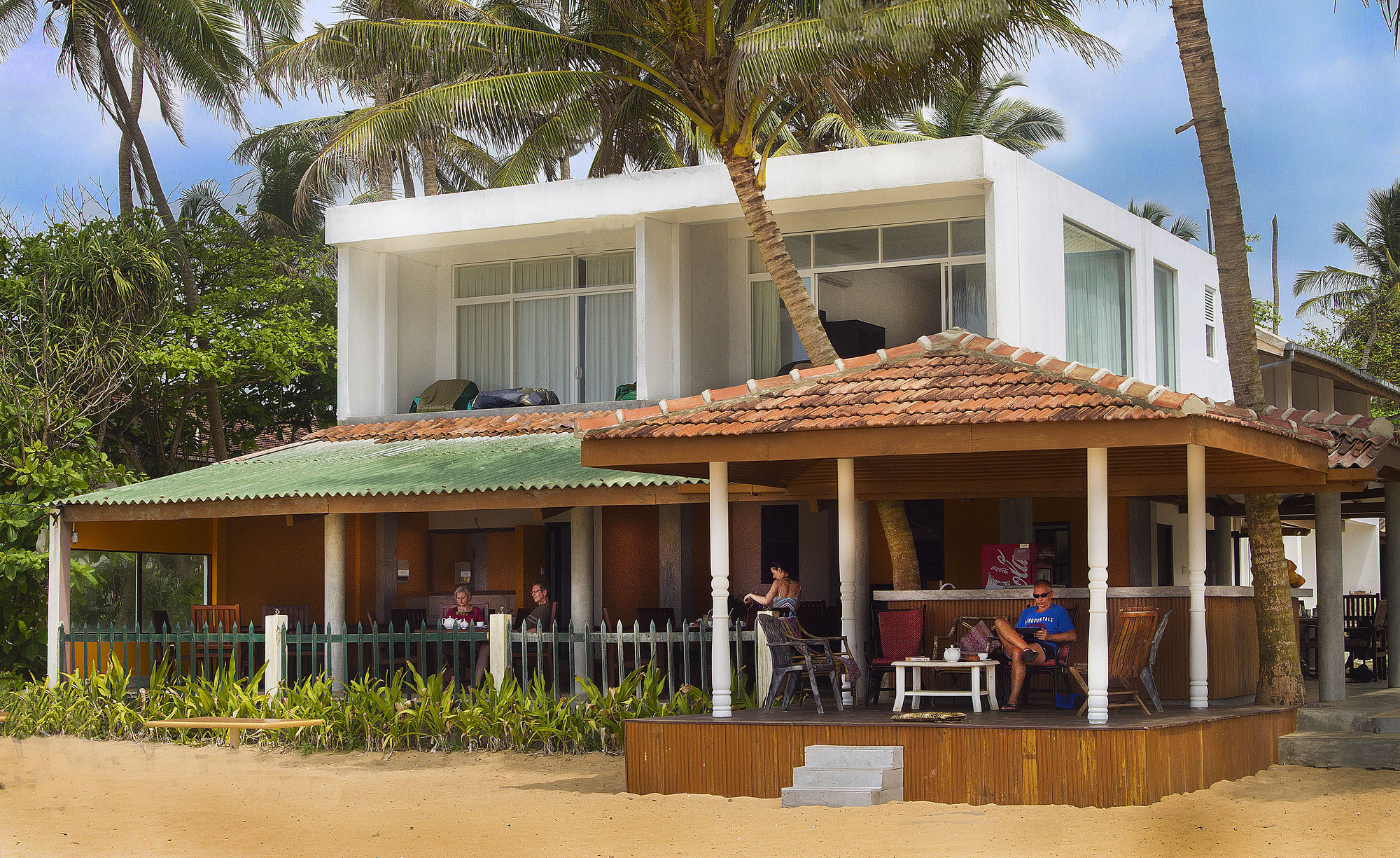 Ranmal Beach Hotel Хикадува Екстериор снимка